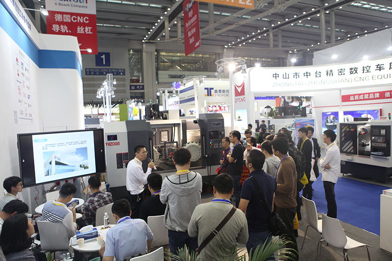 華亞數(shù)控新品雙頭臥深圳發(fā)布現(xiàn)場 華亞數(shù)控新品雙頭臥深圳發(fā)布現(xiàn)場